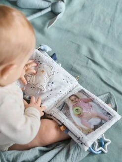 Livre D'éveil Et Photos CÉLESTE Bleu - Vertbaudet 11 Livre D'éveil Et Photos CÉLESTE Bleu - Vertbaudet -Produits Pour Bébé livre deveil et photos celeste 3