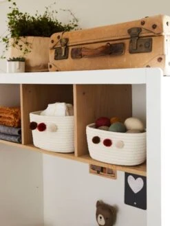 Lot De 2 Paniers En Corde à Pompons Beige - Vertbaudet -Produits Pour Bébé lot de 2 paniers en corde a pompons 3