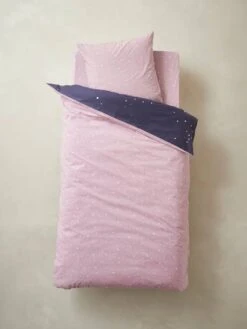 Parure Housse De Couette + Taie D'oreiller Avec Détails Phosphorescents MISS CONSTELLATION Marine / Parme - Vertbaudet -Produits Pour Bébé parure housse de couette taie doreiller avec details phosphorescents miss constellation 5