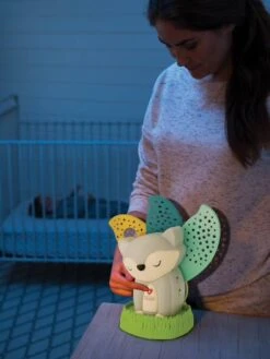 Veilleuse Projecteur Musical Renard 2 En 1 - INFANTINO Multicolore - Infantino -Produits Pour Bébé veilleuse projecteur musical renard 2 en 1 infantino 3